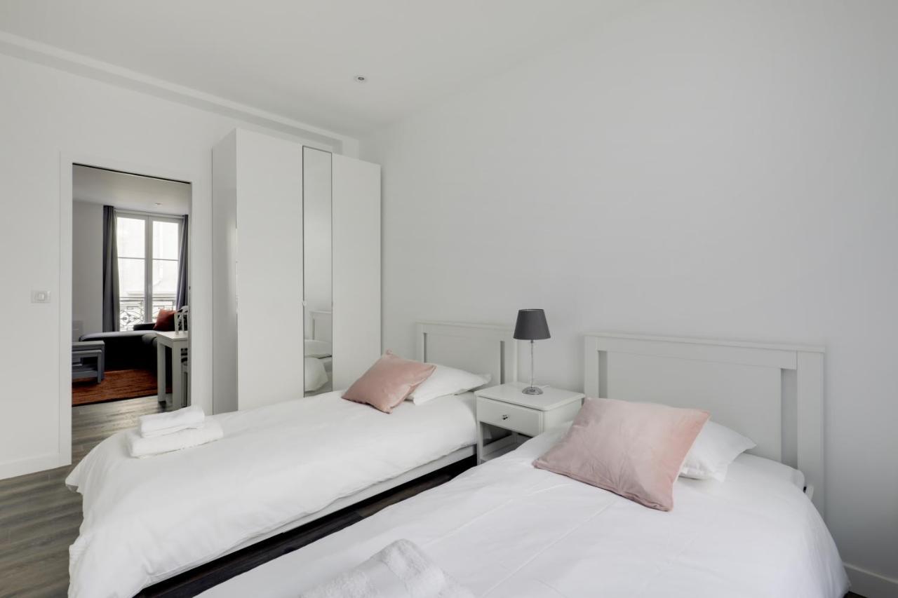 AC 4 people apartment Louvres Place Vendome Paris center by Weekome Extérieur photo