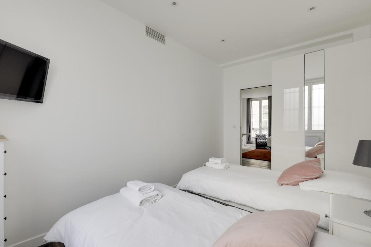 AC 4 people apartment Louvres Place Vendome Paris center by Weekome Extérieur photo